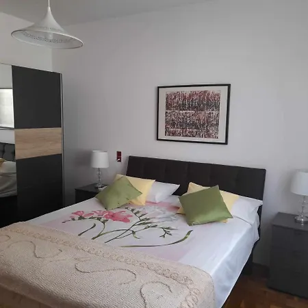 Kuca Dina - App Apartment Pula